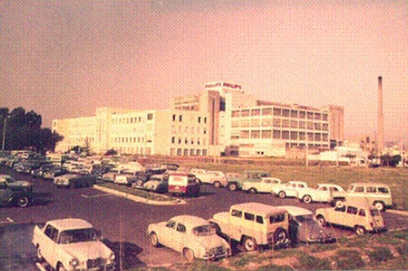 Fundación de la Escuela Philips (1951)